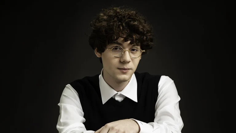 Cantami d’amore di e con Edoardo Prati regia di Enrico Zaccheo