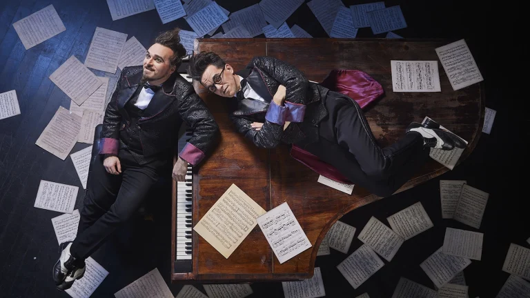 Les Virtuoses spettacolo musicale di e con Mathias e Julien Cadez